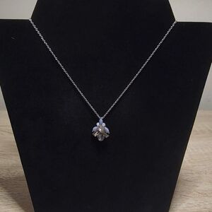 Elegant Silver Necklace with Gemstone Pendant